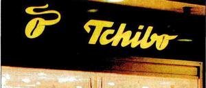 Nebensache Kaffee: In vielen Tchibo-Füialen dominieren Kleidung und Haushaltswaren mittlerweile das Bild.