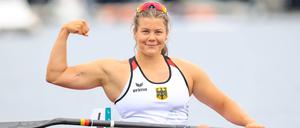 Im Wasser spürt Felicia Laberer ihre Beeinträchtigung am wenigsten. Die kleinere Welle ihrer Tätowierung steht daher fürs Schwimmen, die größere fürs Kanu.