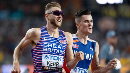 Josh Kerr (l.) überspurtete Jakob Ingebrigtsen (Norwegen).