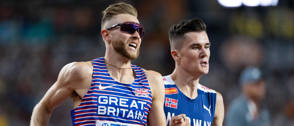 Josh Kerr (l.) überspurtete Jakob Ingebrigtsen (Norwegen).