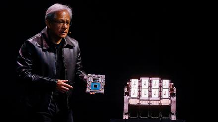 Nvidia-Chef Jensen Huang: „Unsere Nachfrage ist gewaltig.“ Nvidia verzeichnet im zweiten Quartal einen Rekordgewinn.