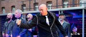 Troublemaker: Häftling Robin als Arturo Ui (Vordergrund) und seine Bande.