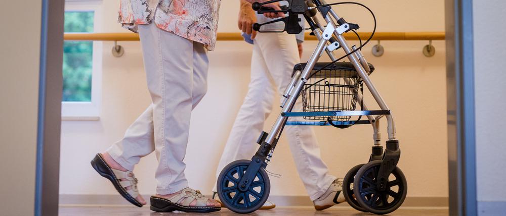 Privatversicherte zahlen ab 2024 teilweise deutlich mehr für die Pflegeversicherung.