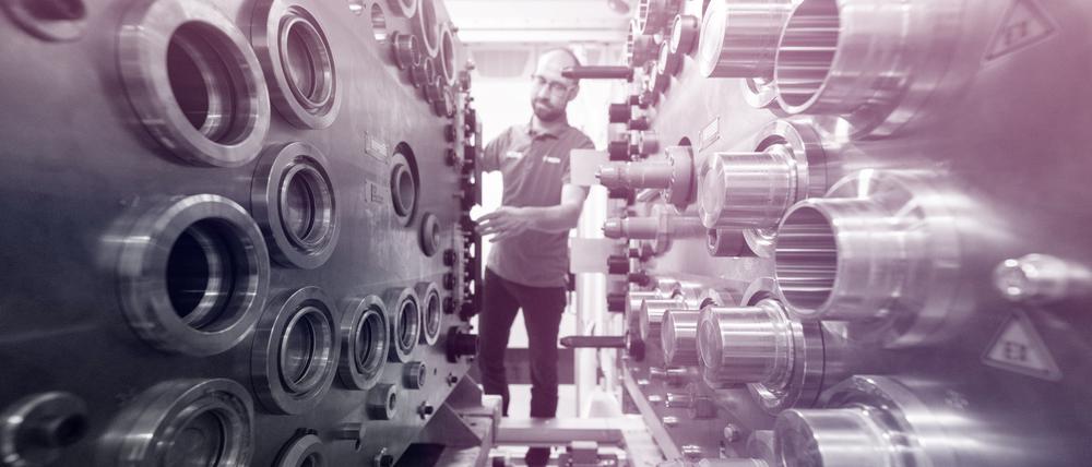 Wasserstoff soll künftig für viele Bereiche Energie liefern. In Deutschland selbst wird er jedoch nur bedingt verfügbar sein. Sind Importe allein die Lösung? Drei Experten schätzen die Lage ein.