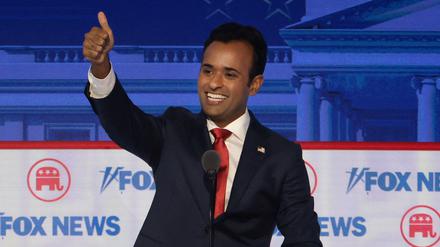 Der republikanische Präsidentschaftsbewerber Vivek Ramaswamy bei der TV-Debatte in Milwaukee/Wisconsin.