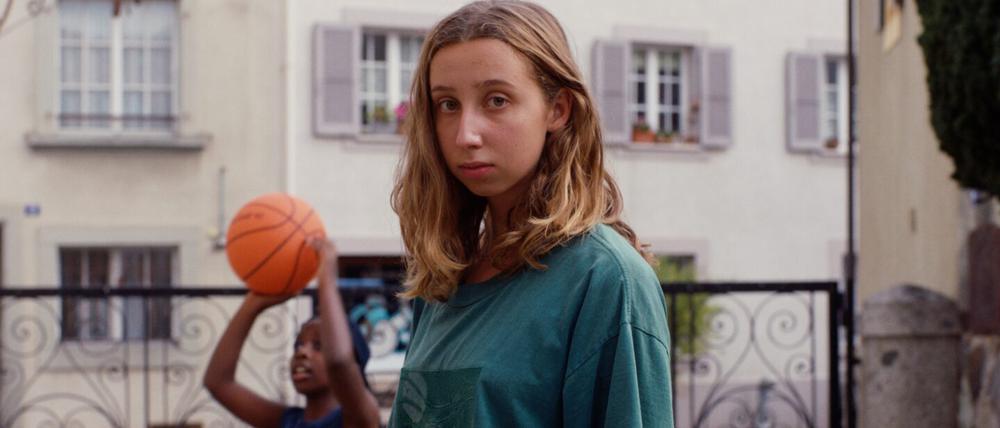 Will etwas von der Welt erleben: Die 14-jährige Margaux (Clarisse Moussa) erkundet mit aufgeschlossenem Blick ihre Mitmenschen.