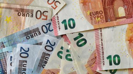 Der deutsche Staat hat im ersten Halbjahr 2023 deutlich mehr Geld ausgegeben als eingenommen.