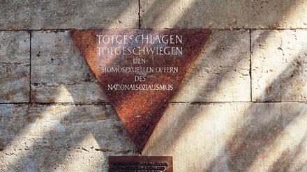 Gedenken an die homosexuellen Opfer des NS am Berliner Nollendorfplatz. Hier startet am Sonntag der Shuttle-Bus nach Oranienburg.