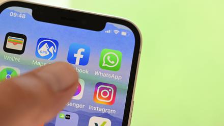 Facebook, Instagram und Co. müssen künftig stärker gegen illegale Inhalte im Netz vorgehen.
