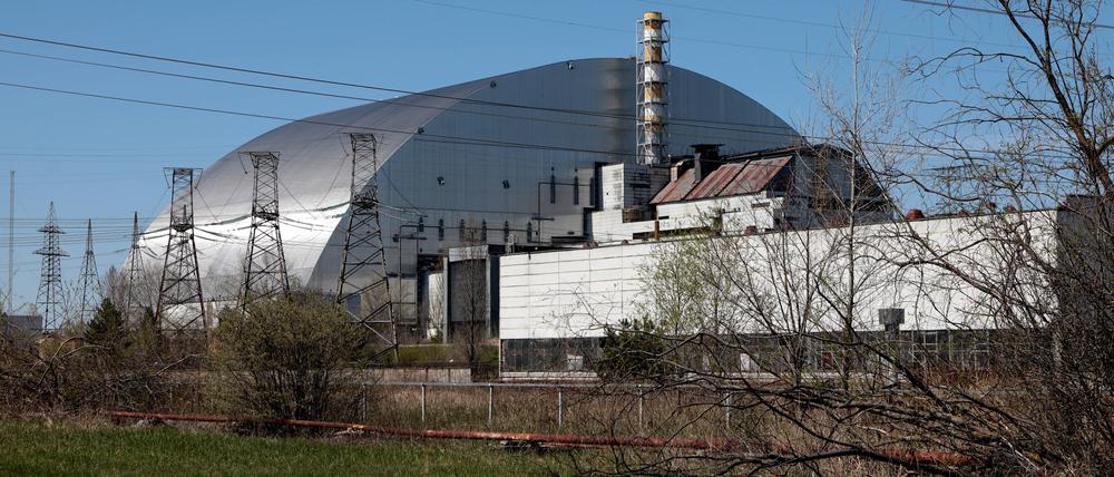 Am 26. April 1986 ereignete sich die Nuklearkatastrophe von Tschernobyl, bei der der Reaktor des Blocks 4 explodierte. Heute ist er durch einen „Sarkophag“ besonders geschützt.