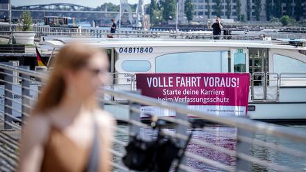Ob das was wird? In Berlin wirbt der Verfassungsschutz mit starken Sprüchen um Nachwuchs.
