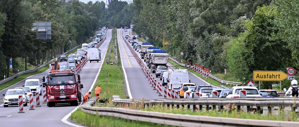 Die Baustelle auf der Nuthestraße wird verlagert, bleibt aber bestehen.