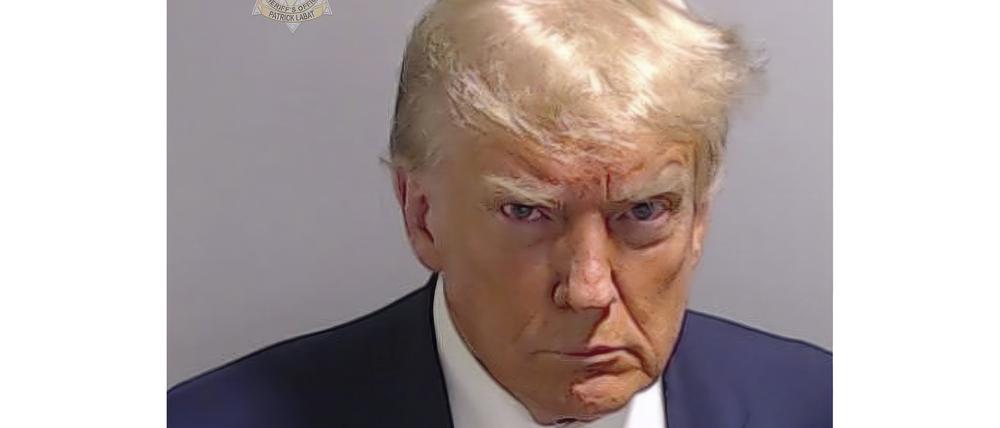 Dieses vom Fulton County Sheriff’s Office zur Verfügung gestellte Foto zeigt Donald Trump.