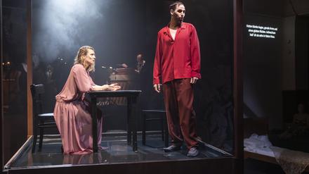 Frau ohne Schatten an der Neuköllner Oper / Thomas Koy