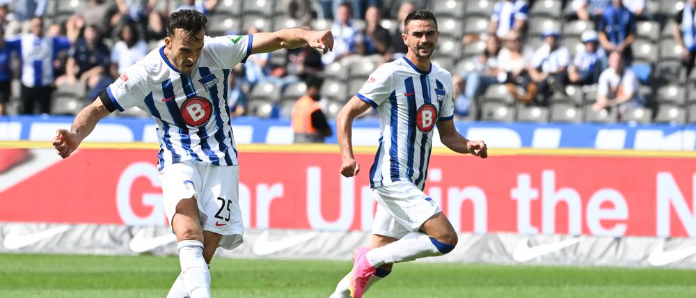 Auch der geht rein. Haris Tabakovic trifft zum 5:0-Endstand für Hertha gegen Fürth.