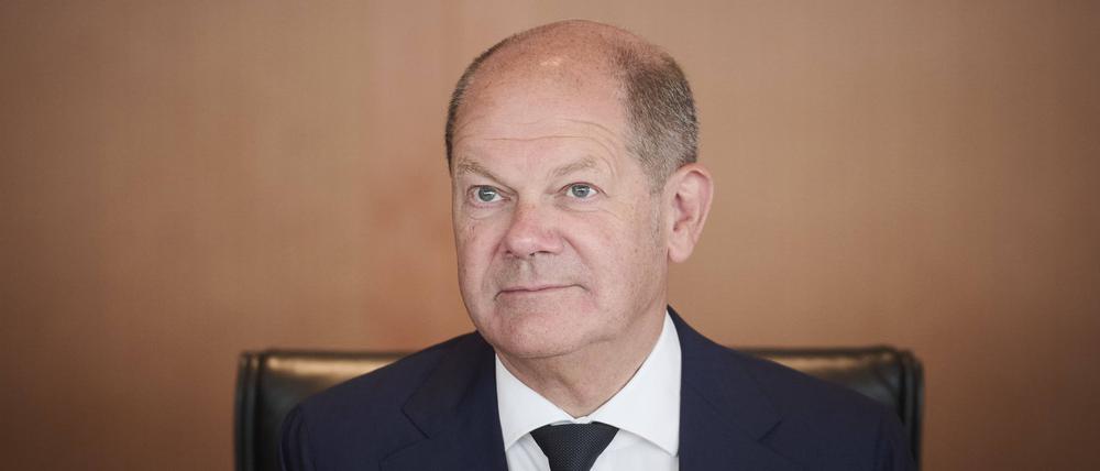 Bundeskanzler Olaf Scholz (SPD) sieht keinen Anlass für neuerliche Corona-Maßnahmen (Archivbild).