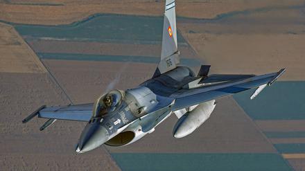 Ein Kampftjet des Typs Lockheed Martin F16.