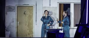 Katharina Marie Schubert (l.) und Samuel Weiss in der Premiere von „Der Kaufmann von Venedig“. 