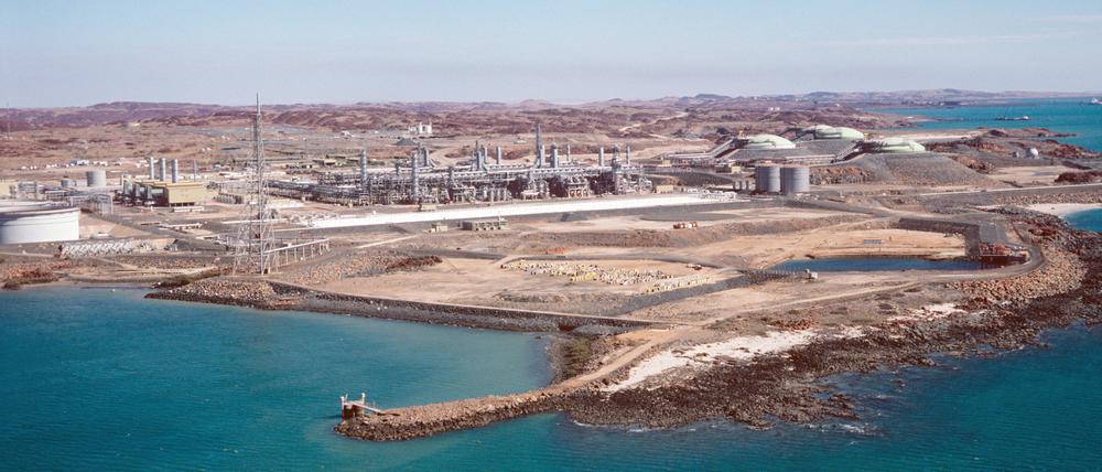 Natural gas plant, North West Shelf Project, Dampier, Western Australia