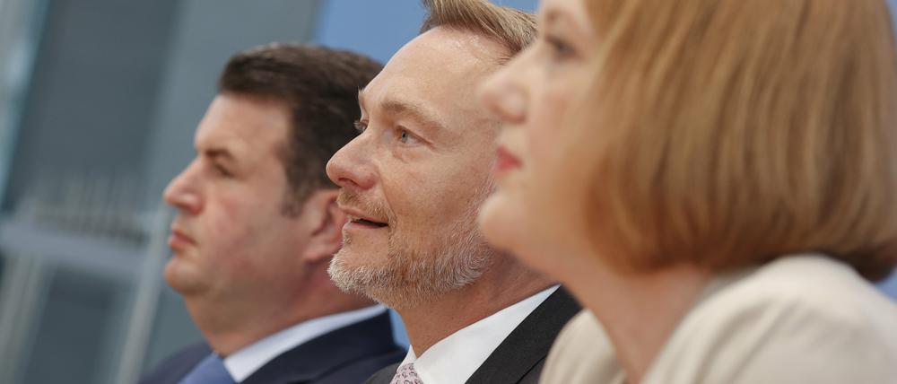 Wer zuletzt lacht, lacht am besten: Finanzminister Christian Lindner (FDP) hatte am Montag beste Laune, als die Einigung zur Kindergrundsicherung verkündet wurde.