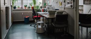 Das Sozialamt in Neukölln ist seit Wochen überlastet und hat damit stark reduzierte Öffnungszeiten. 