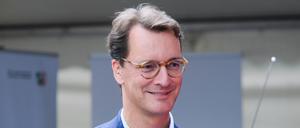 NRW-Ministerpräsident Hendrik Wüst macht die Ampel-Koalition für die Stärke der AfD in den Meinungsumfragen verantwortlich (Archivbild).