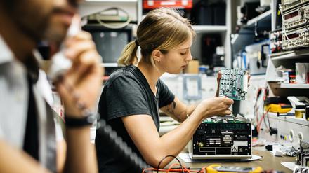 Wer als Ingenieur:in zum Jobwechsel bereit ist, kann sein Gehalt kräftig steigern.