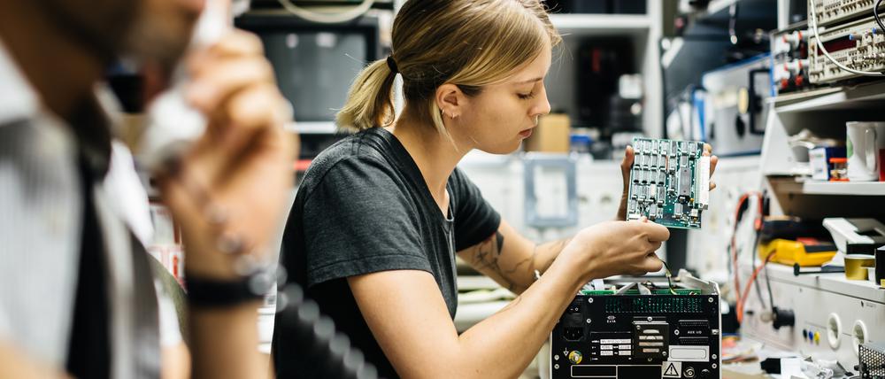 Wer als Ingenieur:in zum Jobwechsel bereit ist, kann sein Gehalt kräftig steigern.