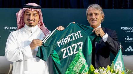 Roberto Mancini ist der jüngste Star-Einkauf. Italiens Europameistercoach ist jetzt Trainer der saudischen Fußball-Nationalmannschaft.