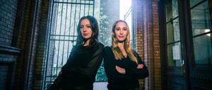Paulina Krasa (l.) & Laura Wohlers (r.) sprechen über menschliche Abgründe.