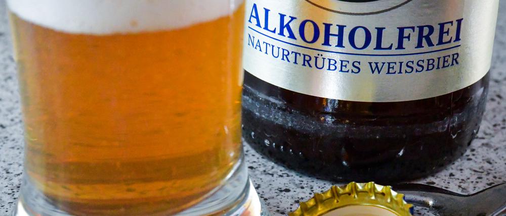 Ein Glas mit alkoholfreiem Franziskaner Weißbier.