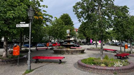 Auf dem schmucken Ludwig-Beck-Platz findet am Wochenende der „Erste Weinbrunnen“ statt.