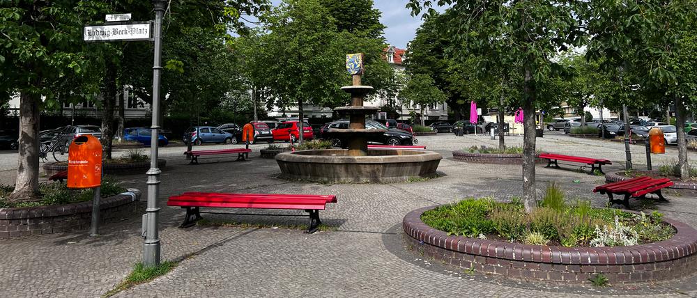 Auf dem schmucken Ludwig-Beck-Platz findet am Wochenende der „Erste Weinbrunnen“ statt.