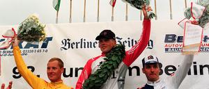 So war es 1998: Jan Ullrich (Mitte) gewann vor Torsten Schmidt (li.) und Martin Kryger. 