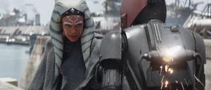 Rosario Dawson als Ahsoka in der Serie auf Disney+.