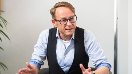 Die Linke Fraktionsvorsitzende, Carsten Schatz Die neuen Fraktionsvorsitzenden der Linken, Die Linke , Anne Helm und Carsten Schatz im Interview. Die Linke Fraktionsvorsitzende Carsten Schatz. Berlin Berlin Deu *** Die Linke Fraktionsvorsitzende, Carsten Schatz The new leaders of the Left Party, Die Linke , Anne Helm and Carsten Schatz in interview Die Linke Fraktionsvorsitzende Carsten Schatz Berlin Berlin Deu 