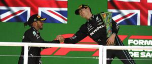 Mercedes setzt weiter auf Lewis Hamilton (l.) und George Russell.