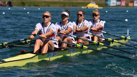 Die Bootscrew des Doppelvierers trainiert in Berlin. Bei der WM in Belgrad dürfte es mit einer Medaille schwer werden.