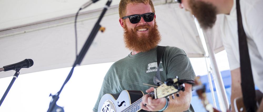 Oliver Anthony bei einem Auftritt in Moyock, North Carolina.