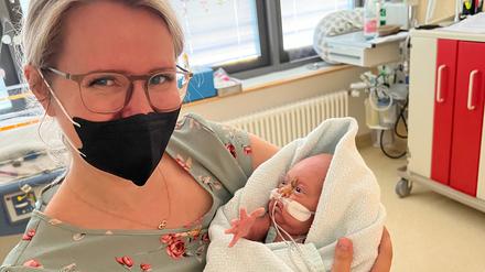 Eileen Biggelmann mit ihrem Sohn Linus.