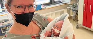 Eileen Biggelmann mit ihrem Sohn Linus.