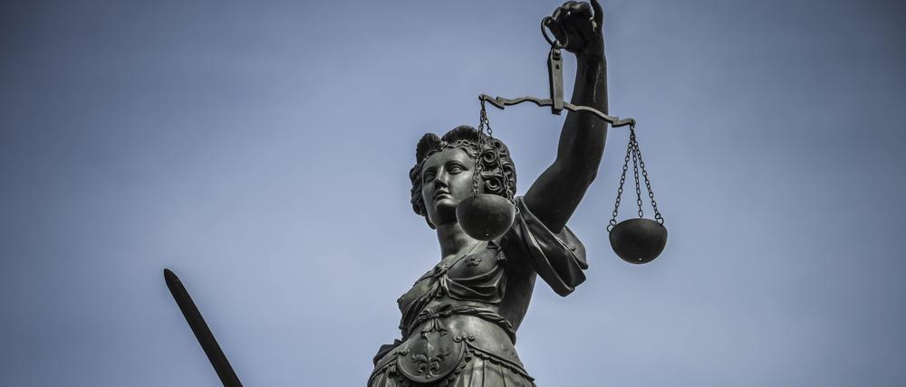 Drei Angeklagte standen in Neuruppin vor Gericht.