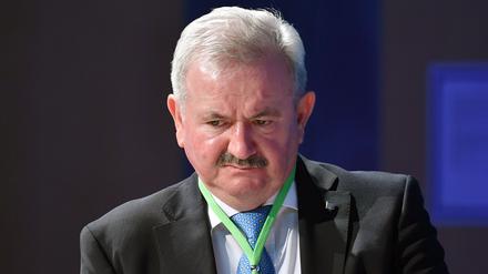 Während der Präsidentschaft Reimund Neugebauers soll es in der Fraunhofer-Gesellschaft zu eklatanter Verschwendung von Steuergeldern gekommen sein. 