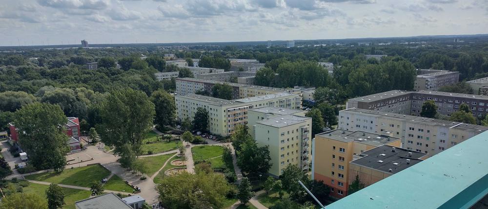 Viele Dächer der Plattenbauten am Schlaatz sollen mit Photovoltaik ausgestattet werden. 
