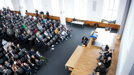 Es gibt zu wenig unbefristete Arbeitsverträge für promoviere Angestellte an den Unis, kritisiert ein großer Teil des wissenschaftlichen Nachwuchses.
