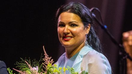 Der russische Opernstar Anna Netrebko im Juli 2022 im Innenhof des Fürstenschlosses St. Emmeram während der Schlossfestspiele.