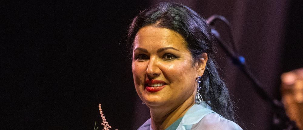 Der russische Opernstar Anna Netrebko im Juli 2022 im Innenhof des Fürstenschlosses St. Emmeram während der Schlossfestspiele.