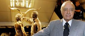 Mohamed Al Fayed, Besitzer des Edelkaufhauses Harrods, steht neben dem Denkmal der am 31.08.1997 bei einem Unfall gestorbenen Prinzessin Diana und seines Sohnes Dodi Al Fayed.