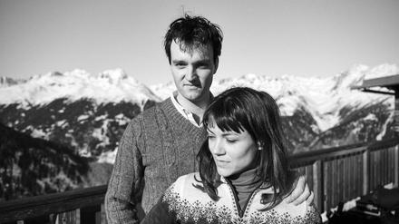 Johannes (Jan Bülow) und Karin Hönig (Olivia Ross) in Die Theorie von Allem von Timm Kröger
