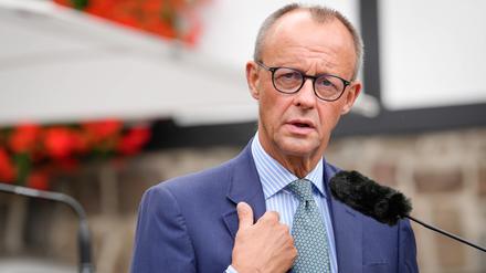 „Das Grundrecht auf Asyl hat Grenzen in der Anerkennung der tatsächlichen Asylgründe“, sagte CDU-Chef Friedrich Merz.